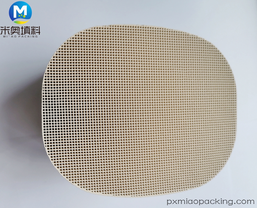 Honeycomb-ceramic-catalyst-substrate-4